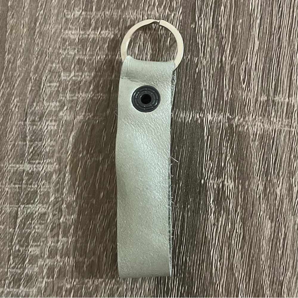 Hand-Made Genuine Leather Keychain - Picture 3 of 3